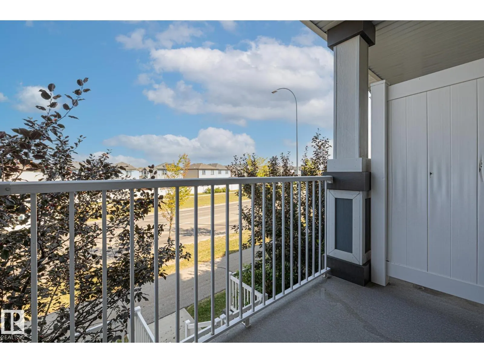#18 7385 EDGEMONT WY NW