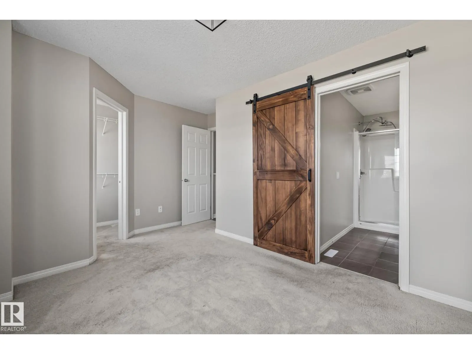 #18 7385 EDGEMONT WY NW