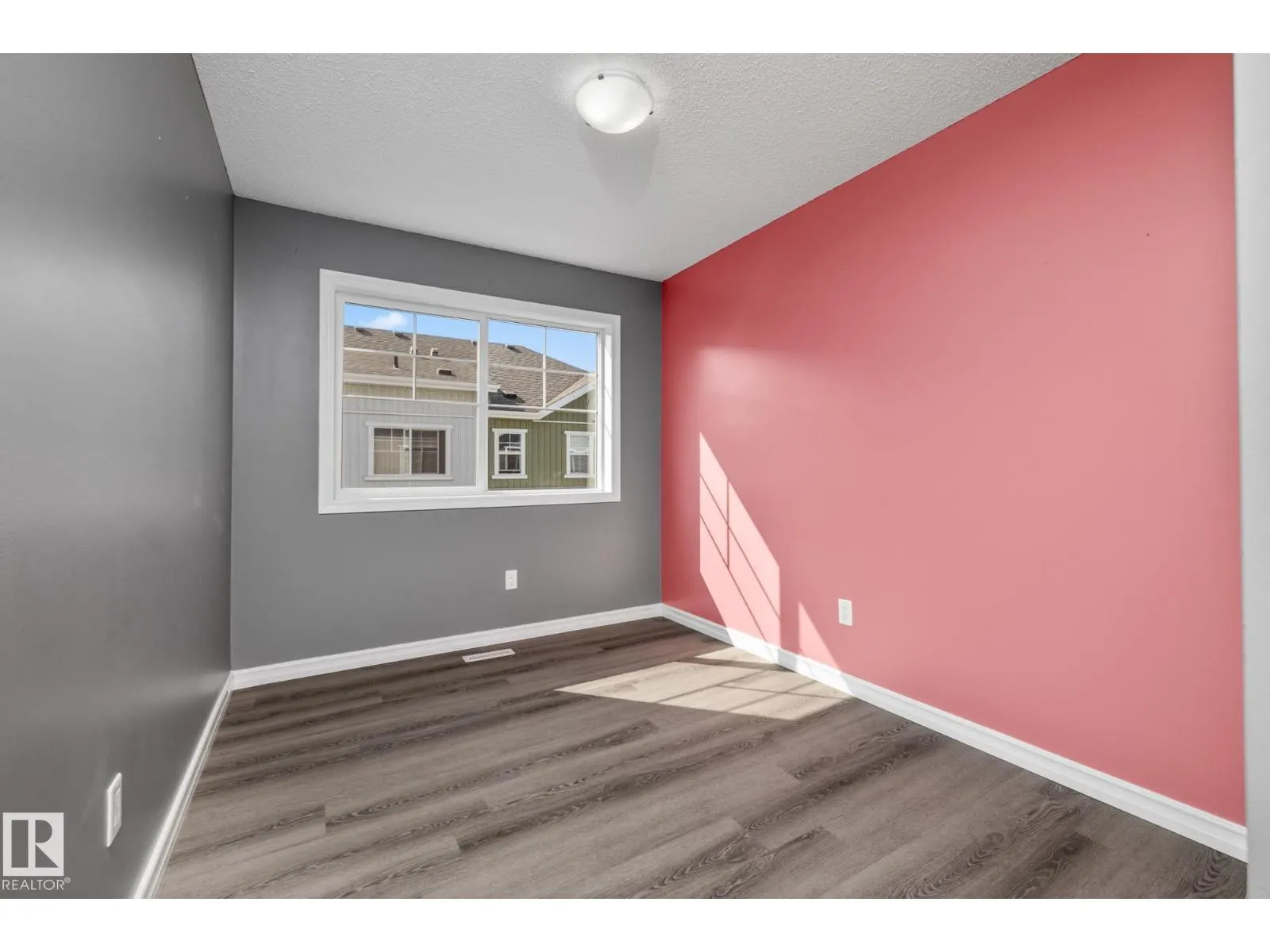#18 7385 EDGEMONT WY NW