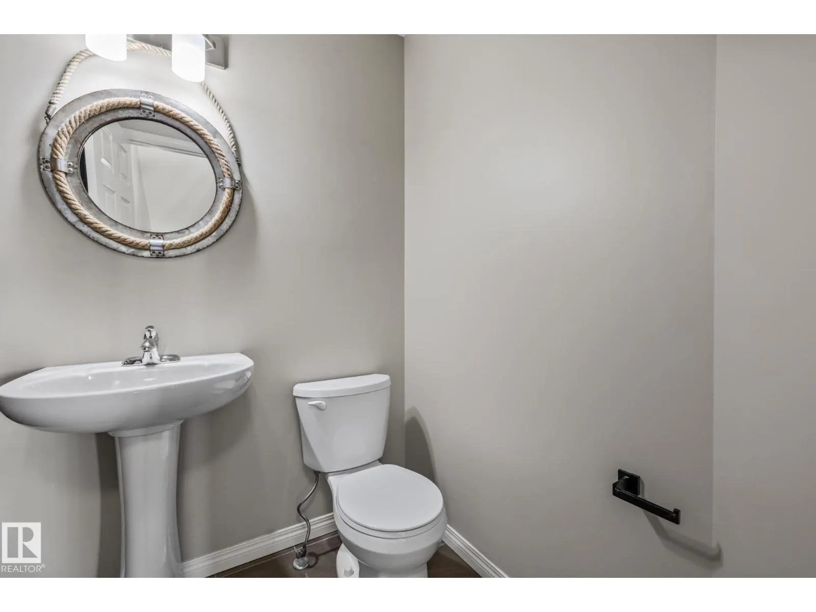 #18 7385 EDGEMONT WY NW