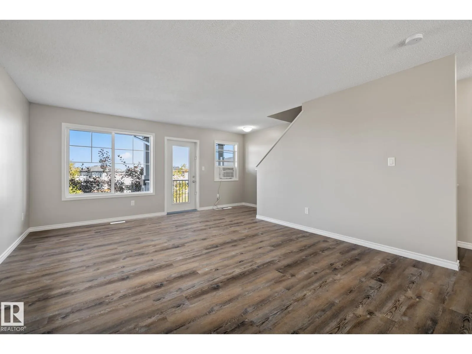 #18 7385 EDGEMONT WY NW