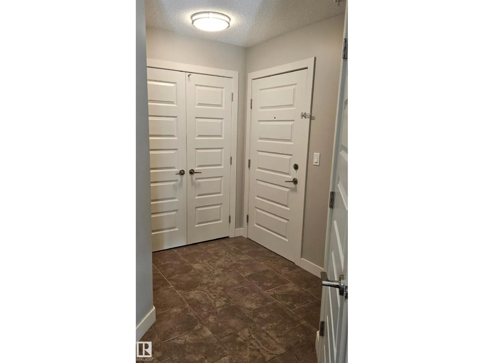 ##113 10530 56 AV NW NW