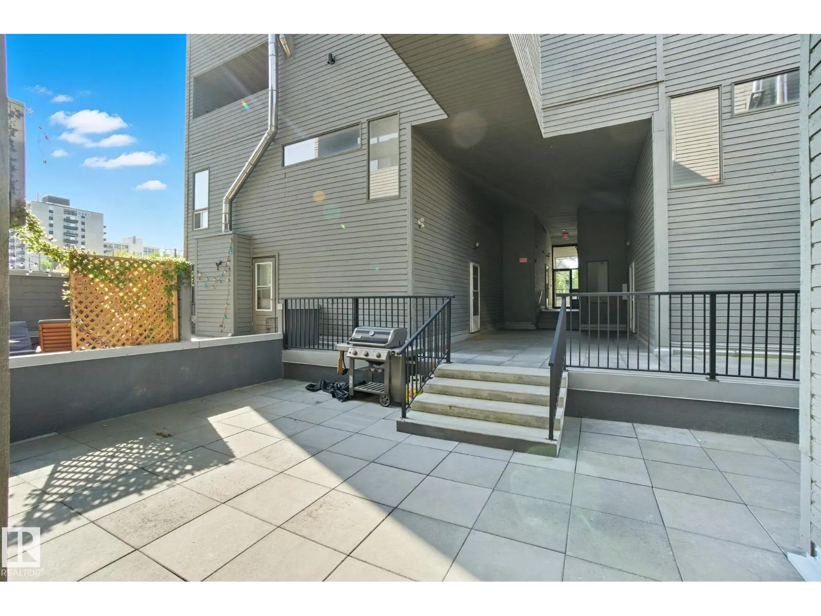 #3 10032 113 ST NW