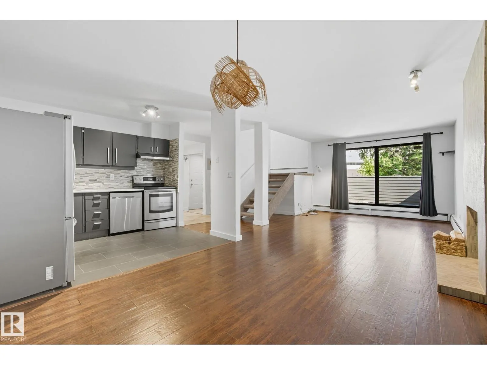 #3 10032 113 ST NW