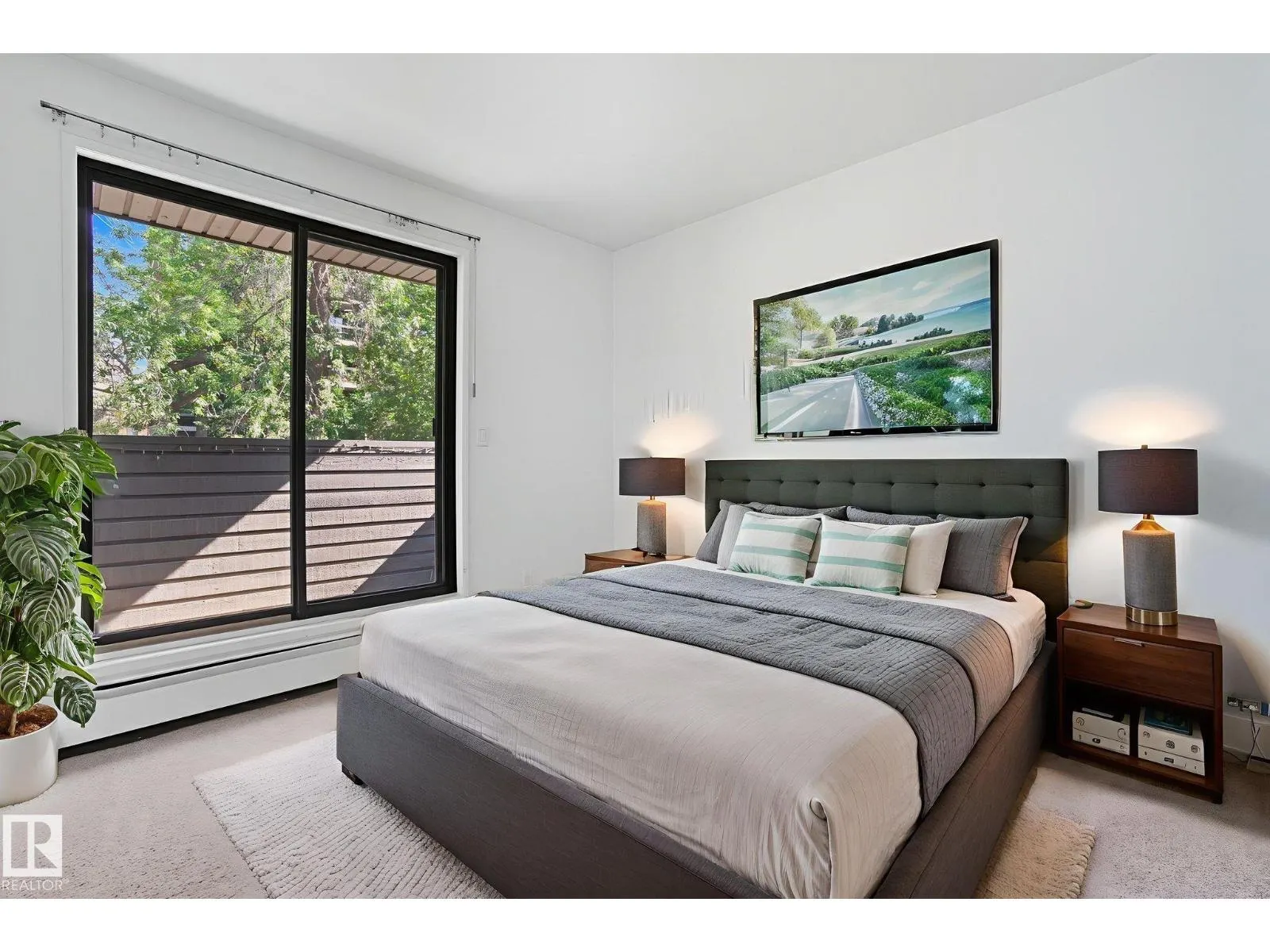 #3 10032 113 ST NW