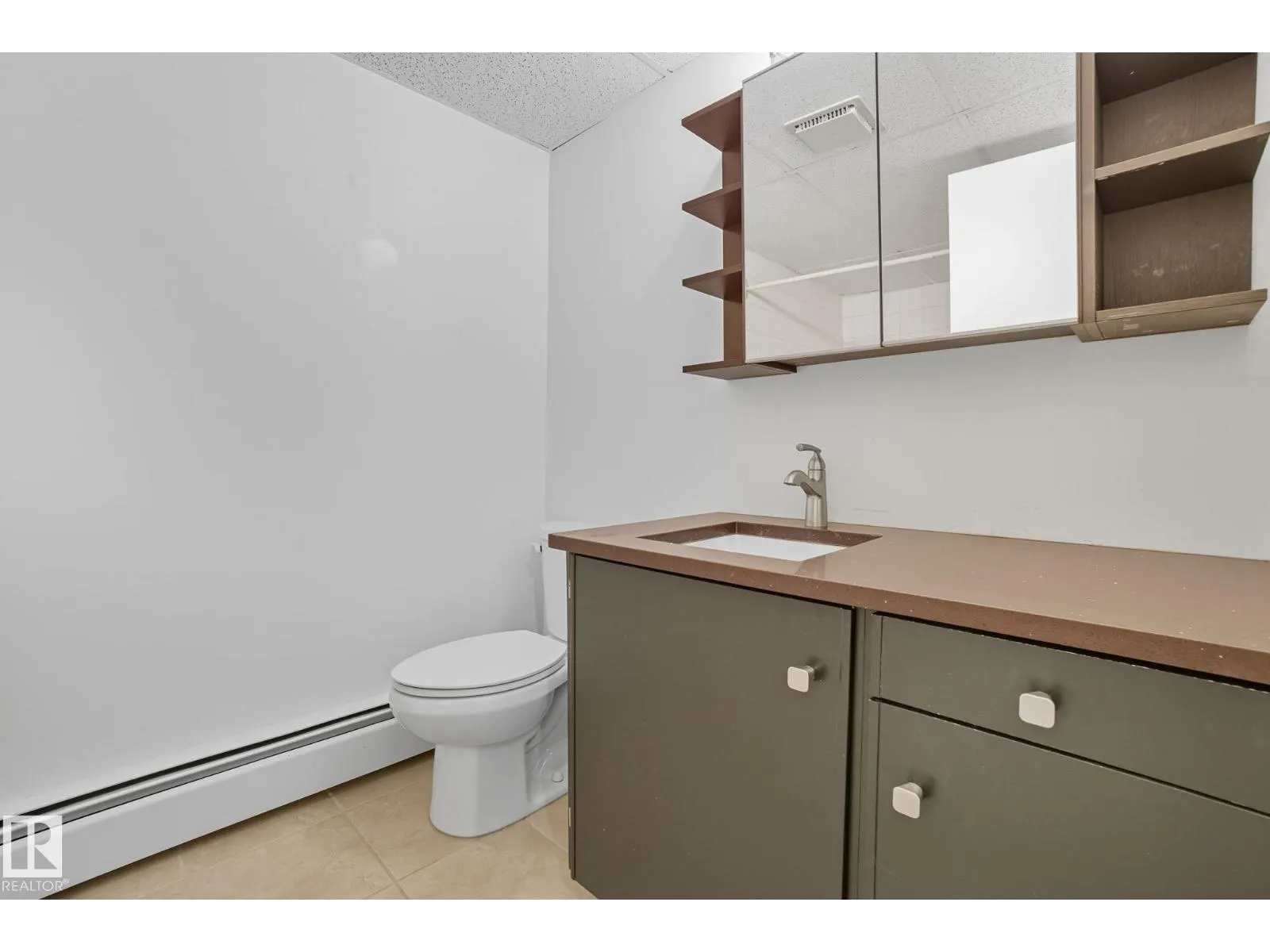 #3 10032 113 ST NW