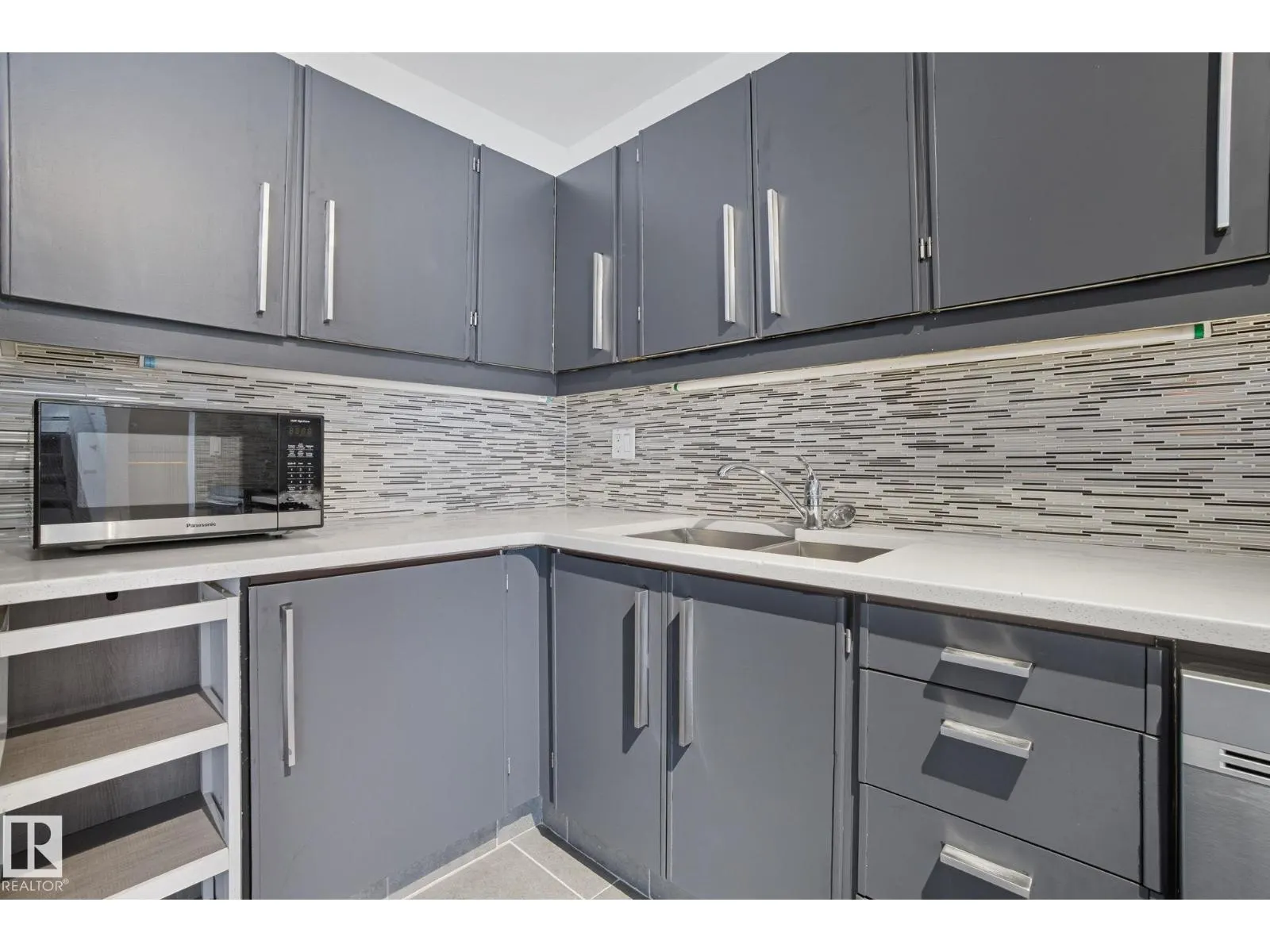 #3 10032 113 ST NW