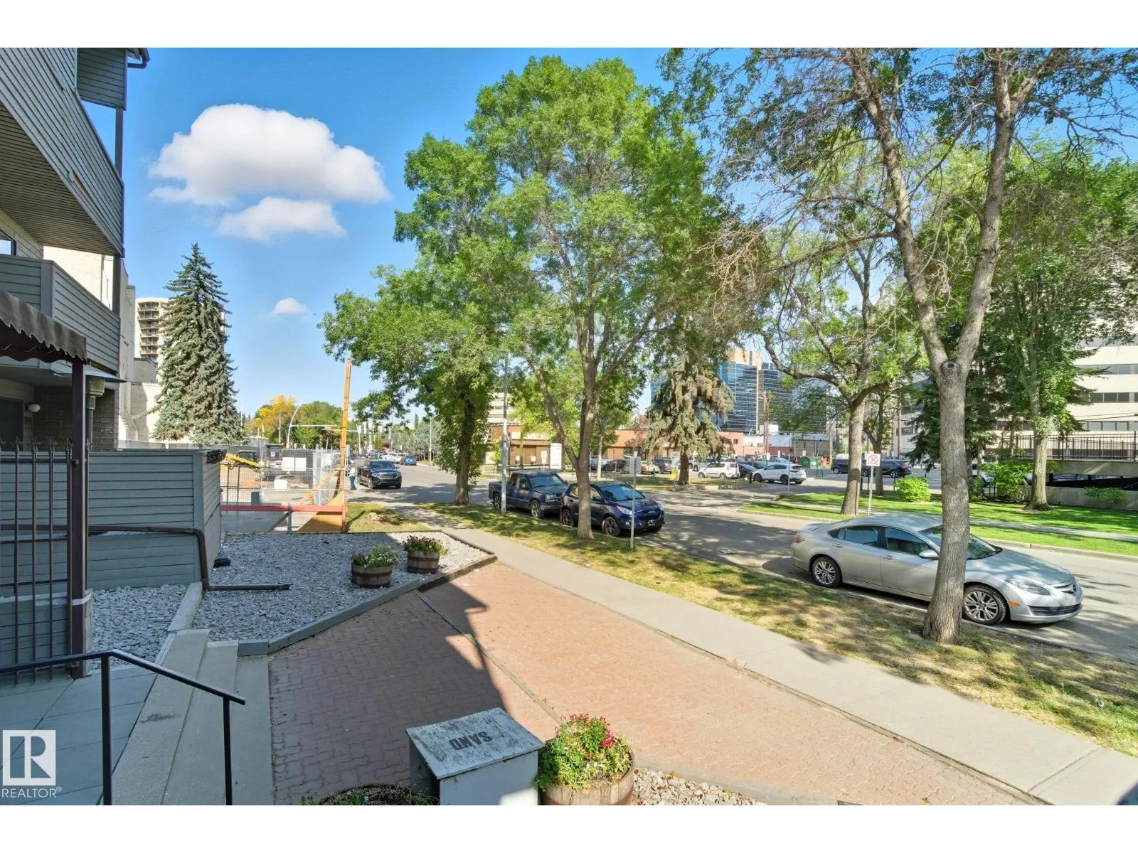 #3 10032 113 ST NW
