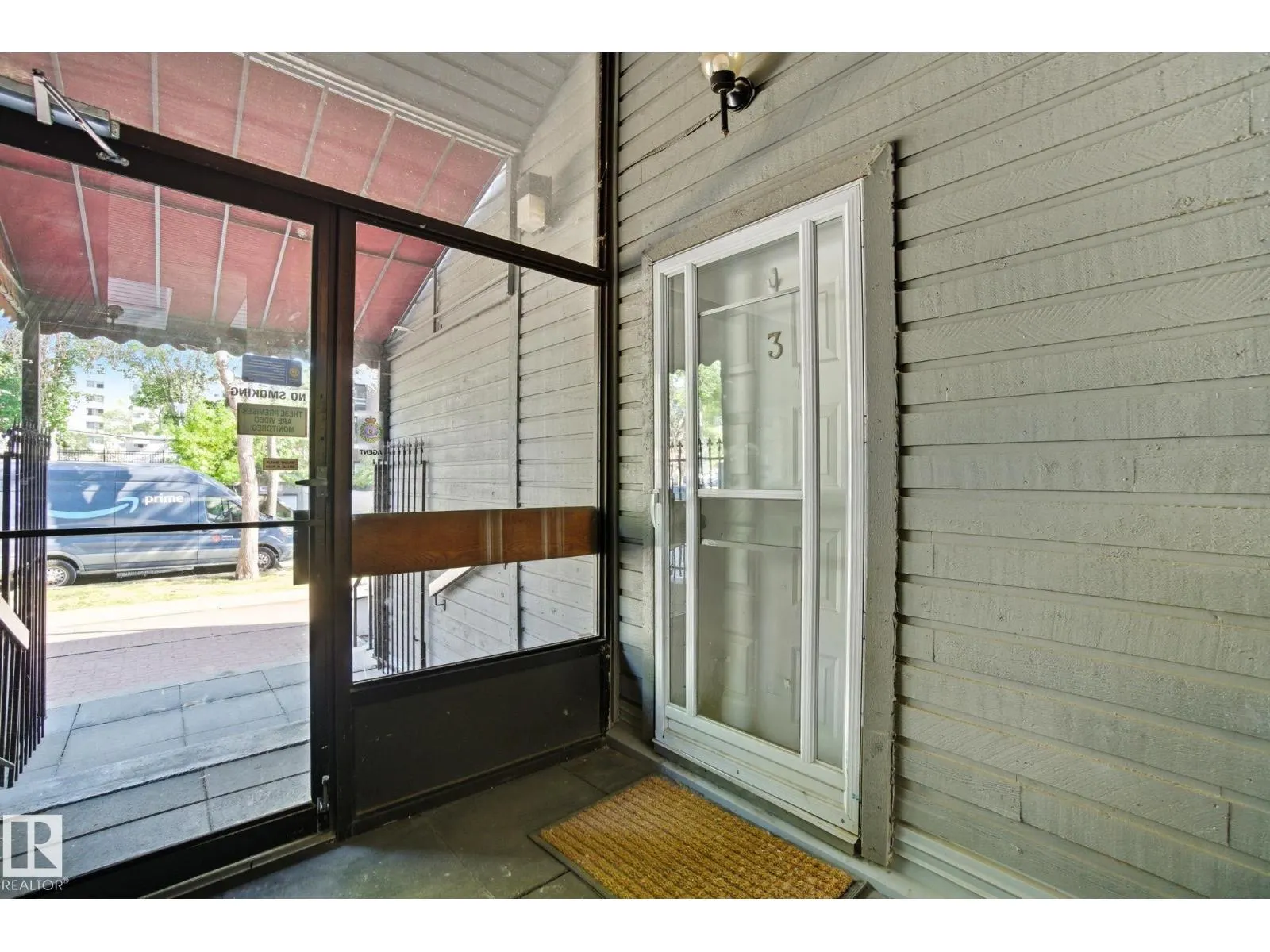 #3 10032 113 ST NW