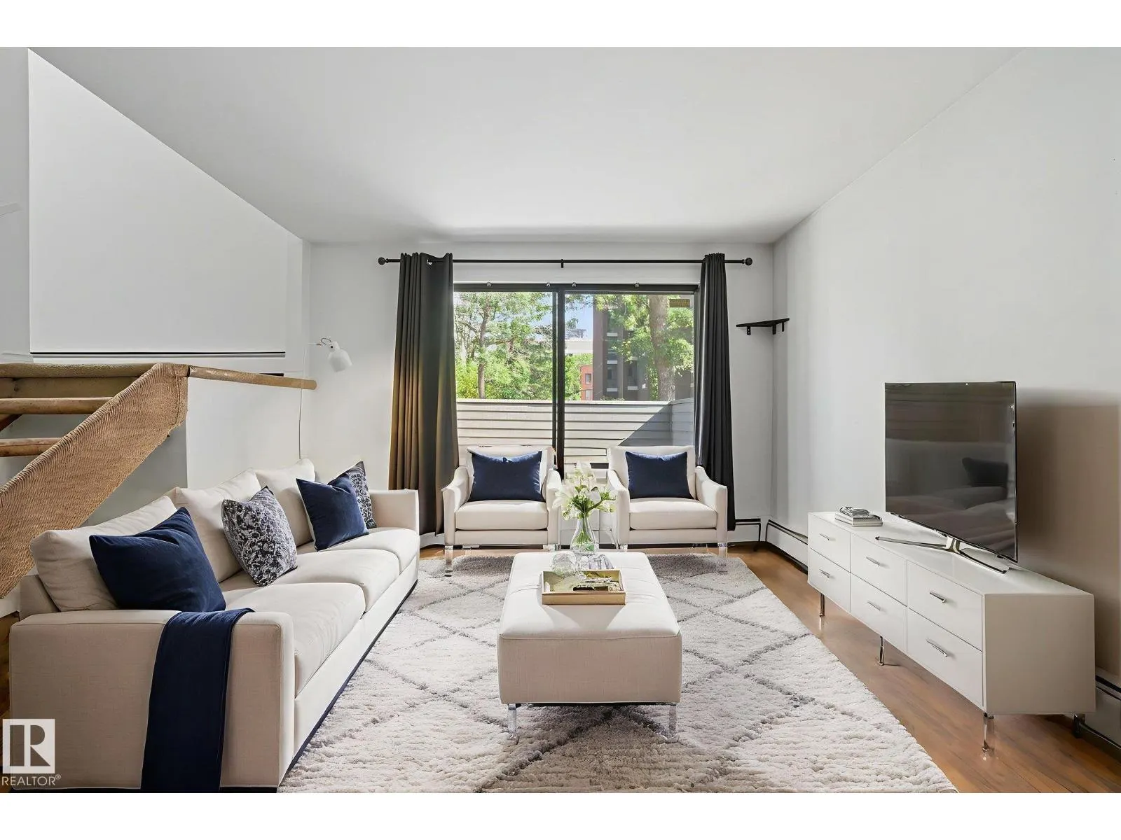 #3 10032 113 ST NW