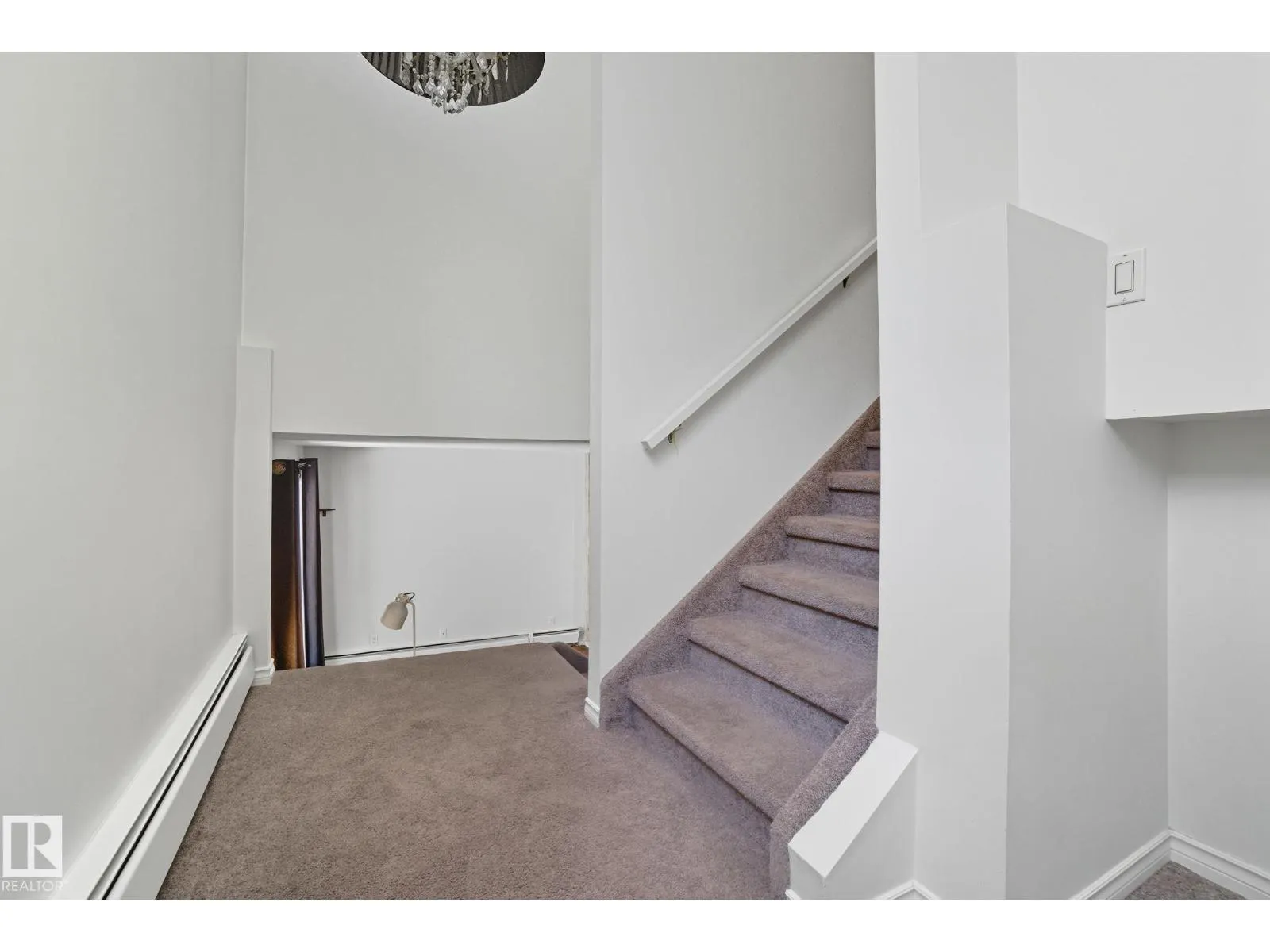 #3 10032 113 ST NW