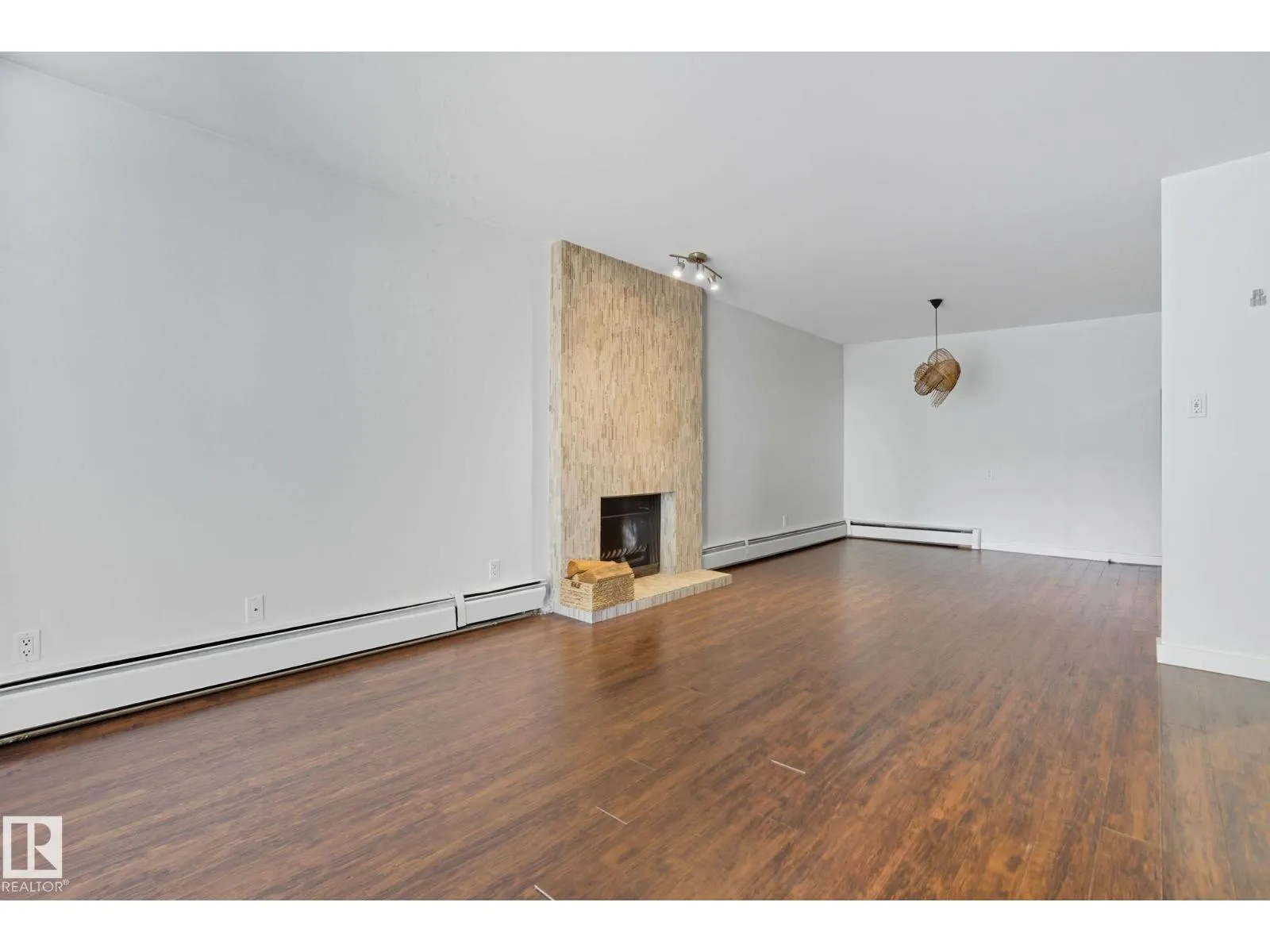 #3 10032 113 ST NW