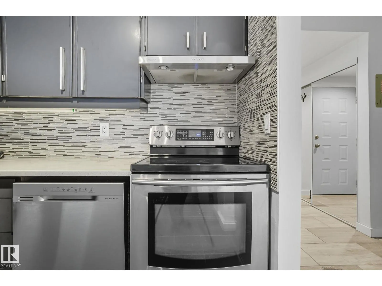 #3 10032 113 ST NW