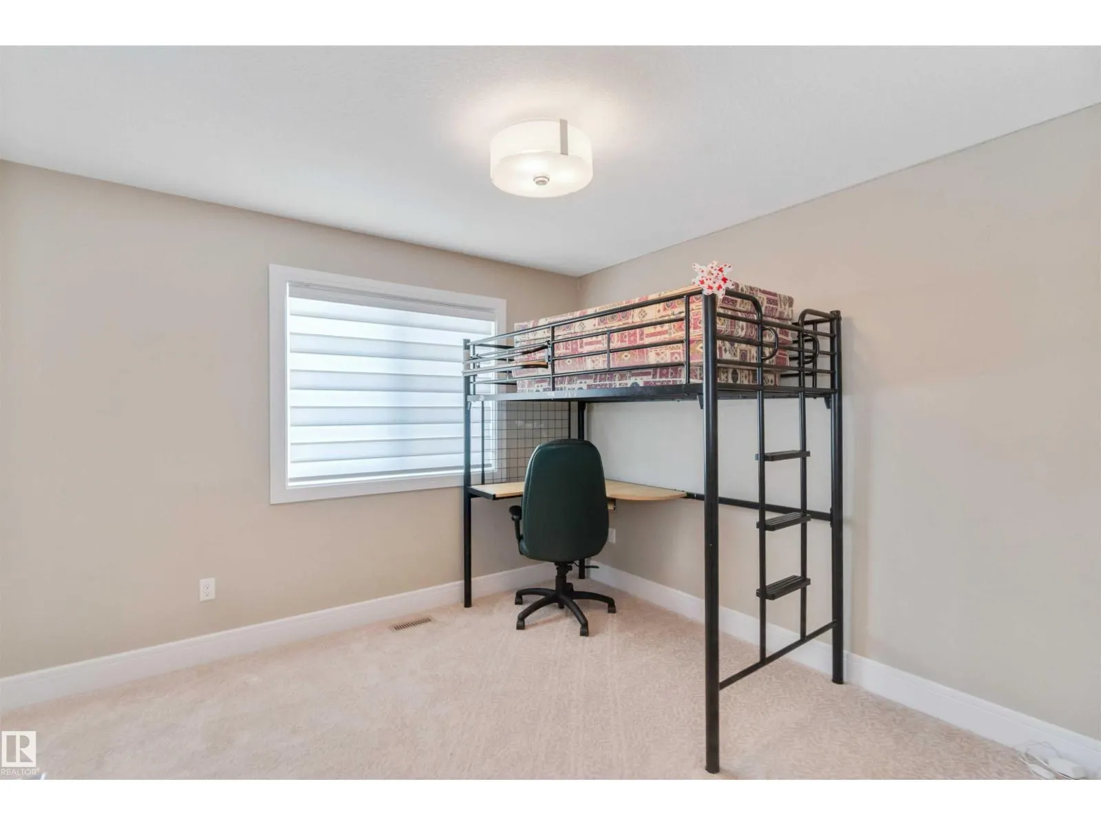 3948 CLAXTON LO SW