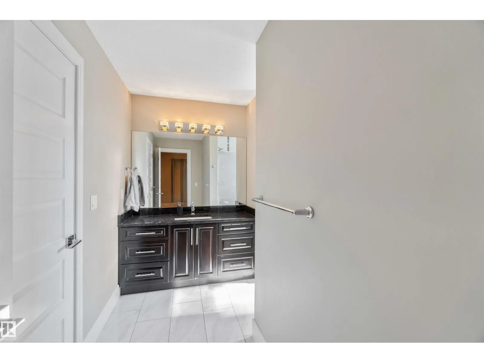 3948 CLAXTON LO SW