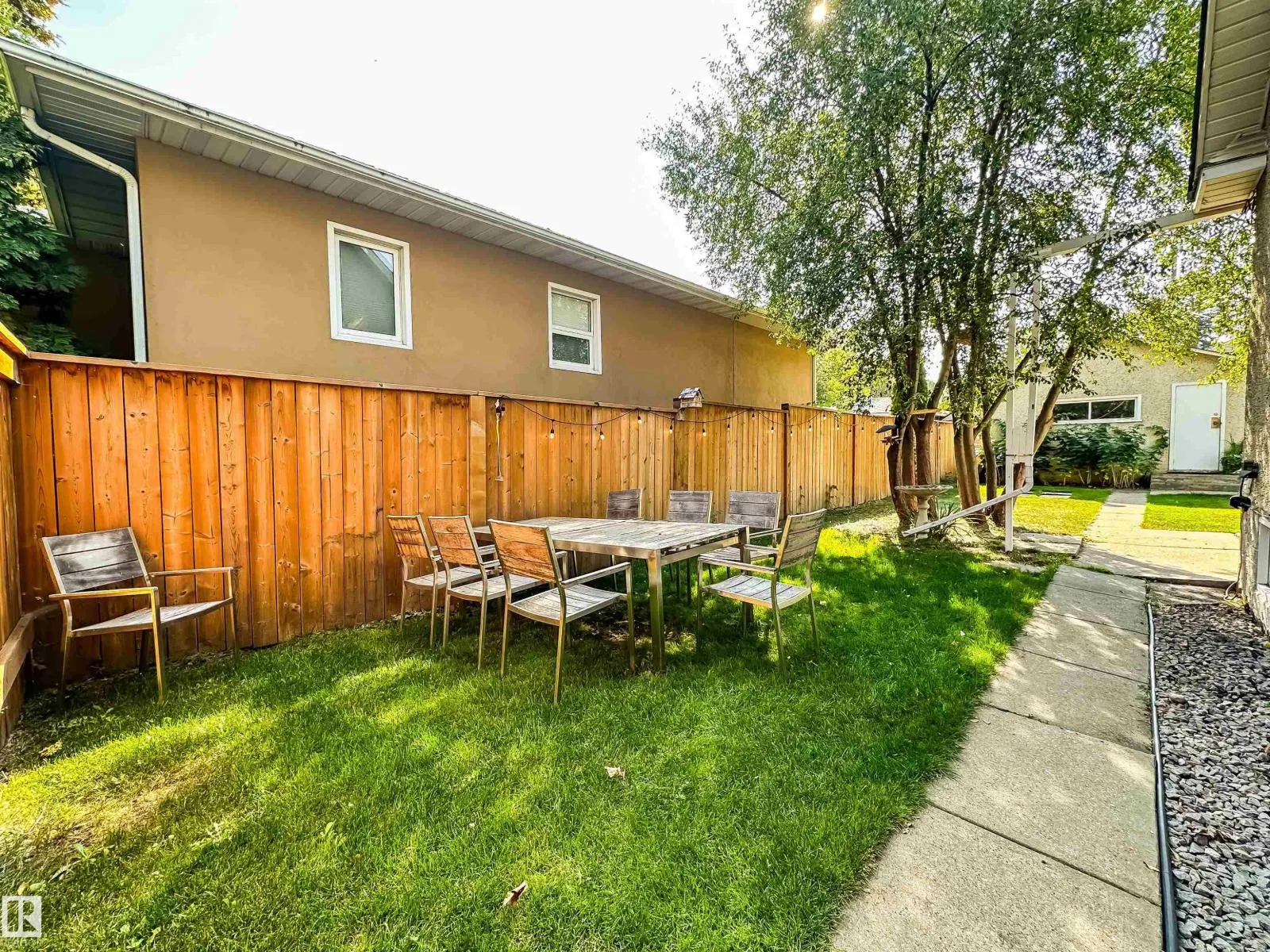 10807 63 AV NW