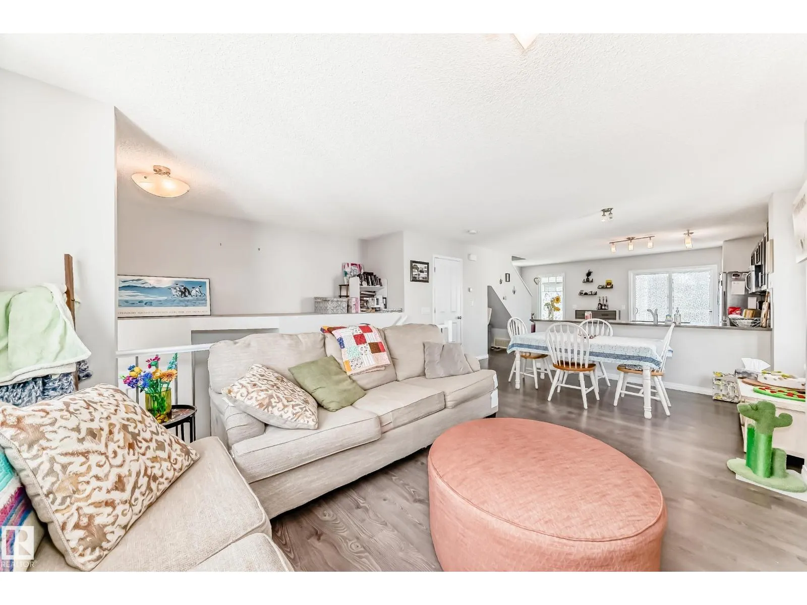 #90 4050 SAVARYN DR SW