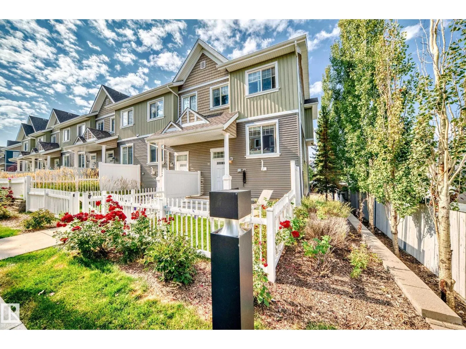 #90 4050 SAVARYN DR SW