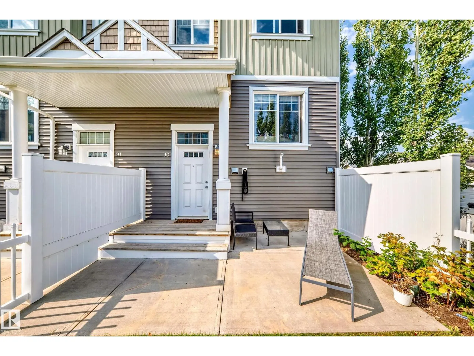 #90 4050 SAVARYN DR SW