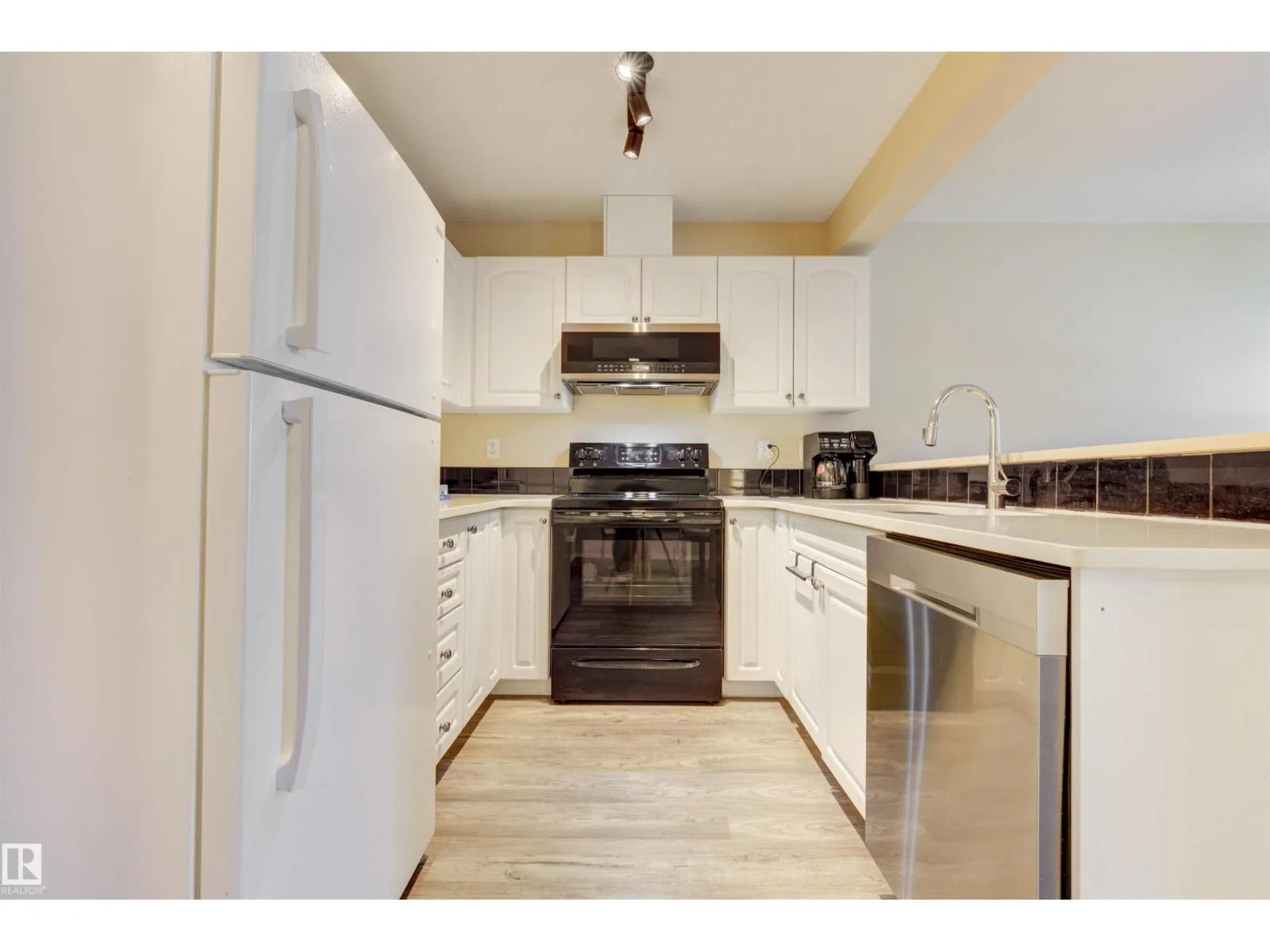 #97 230 EDWARDS DR SW