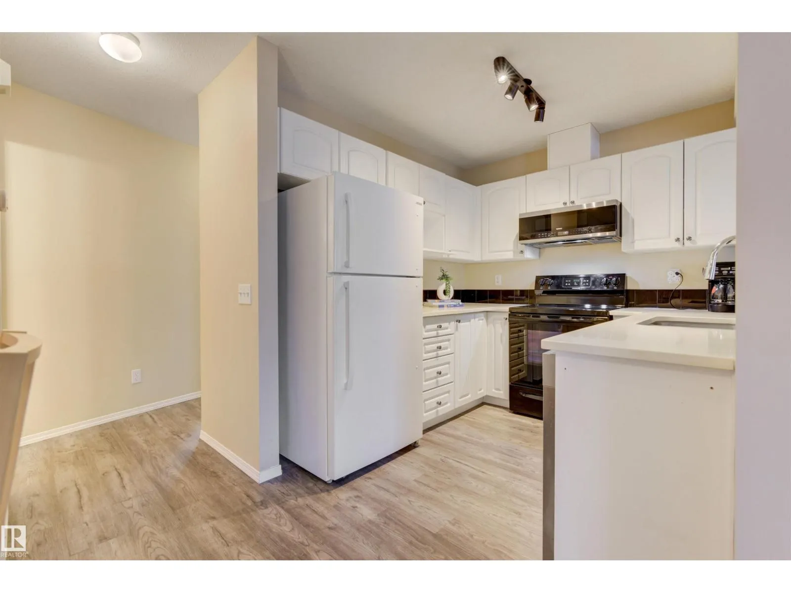 #97 230 EDWARDS DR SW