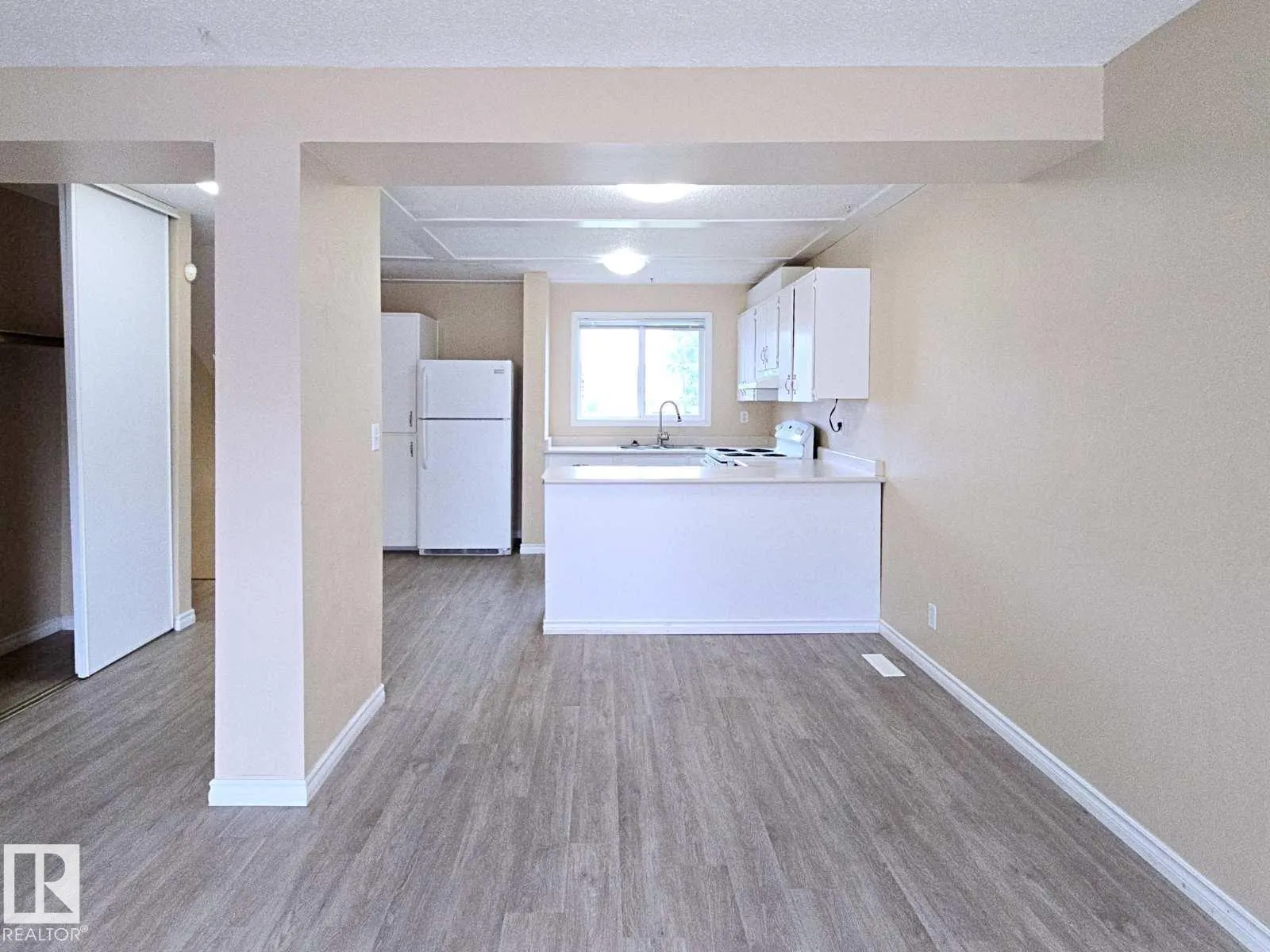 14458 56 ST NW