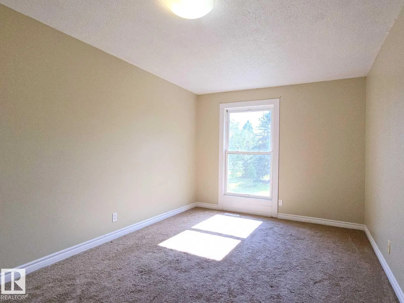 14458 56 ST NW