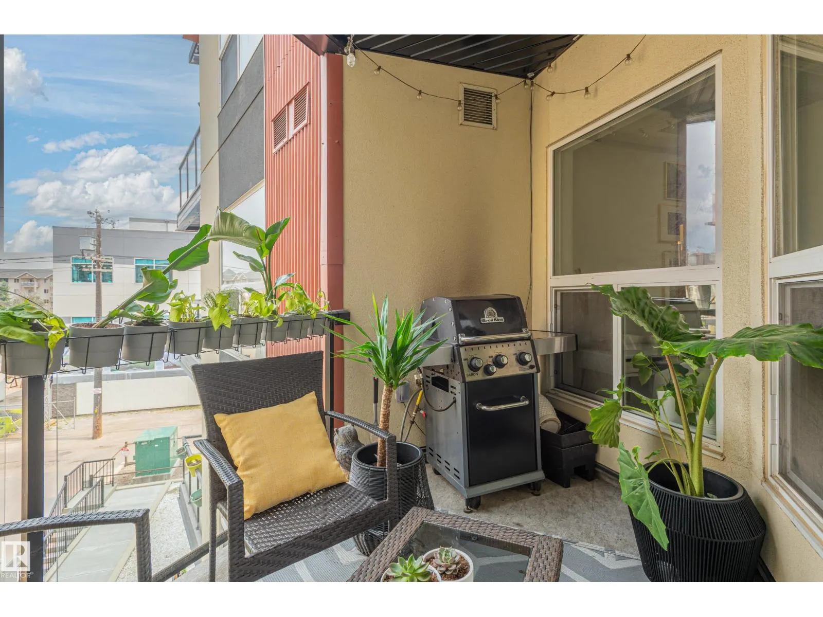 #305 10523 123 ST NW