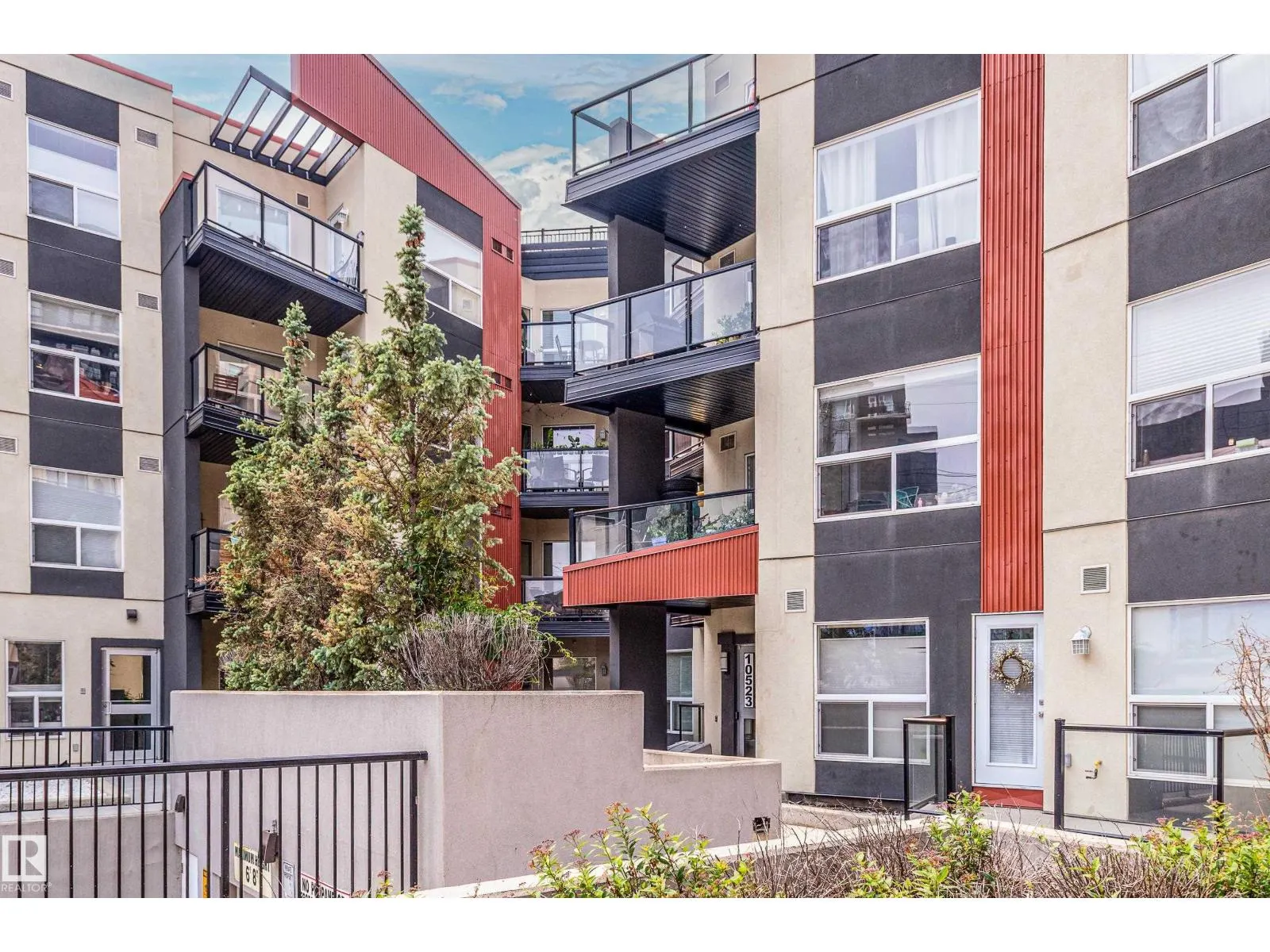 #305 10523 123 ST NW