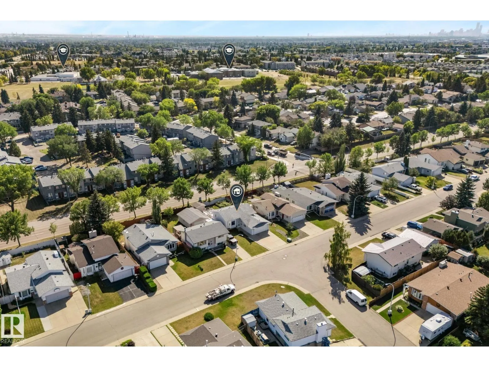 3227 145 AV NW