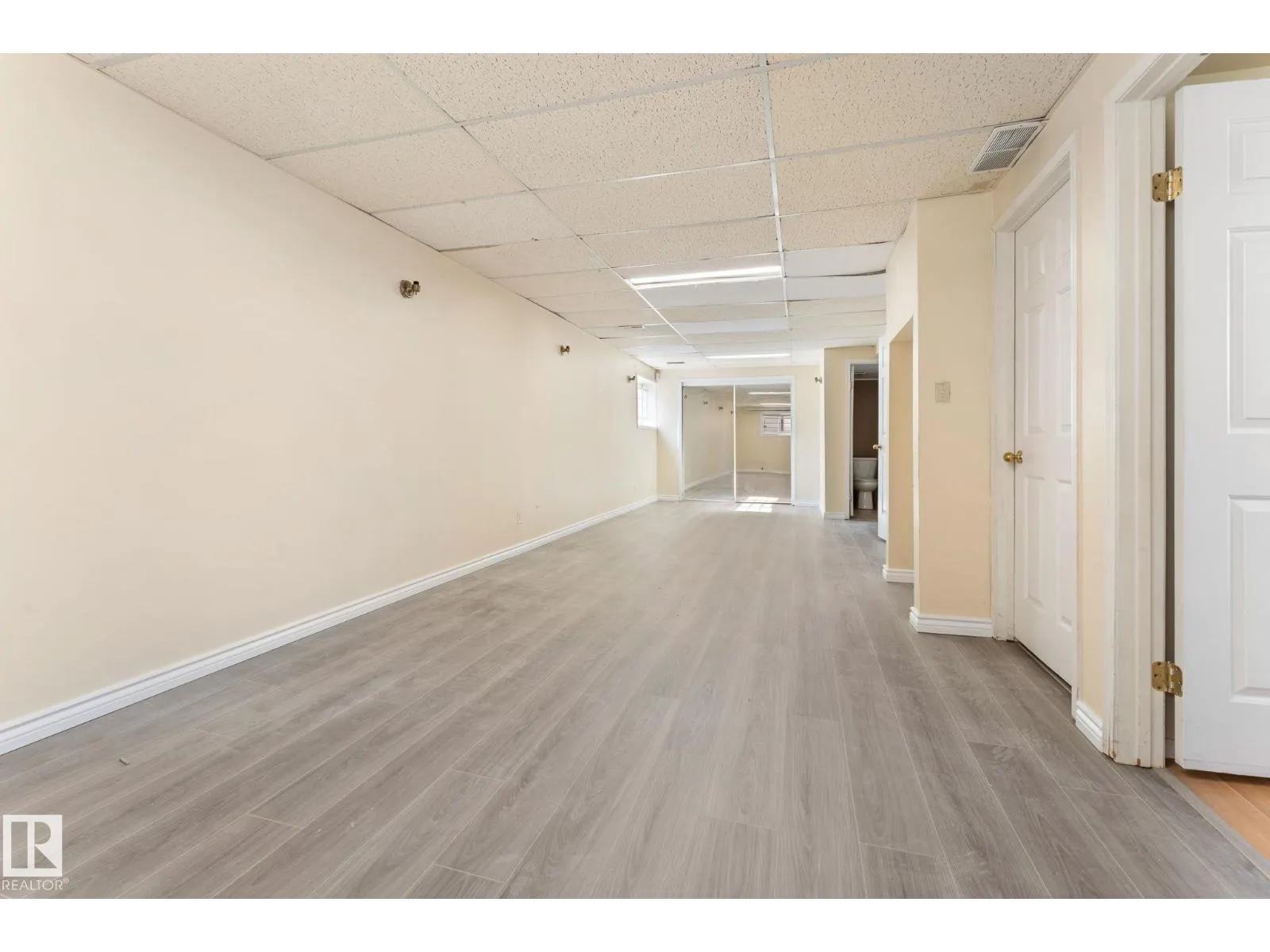 3227 145 AV NW