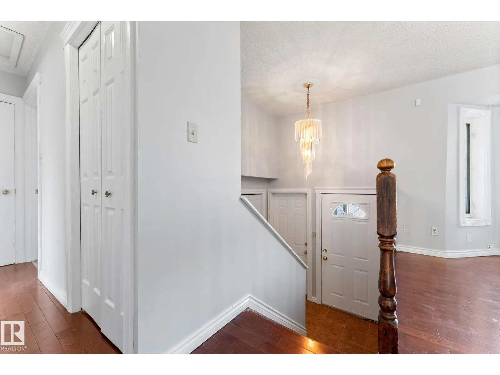 3227 145 AV NW