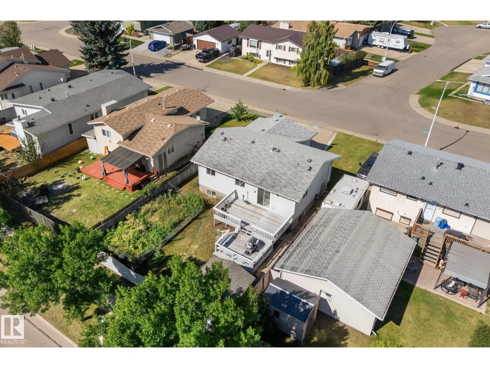 3227 145 AV NW