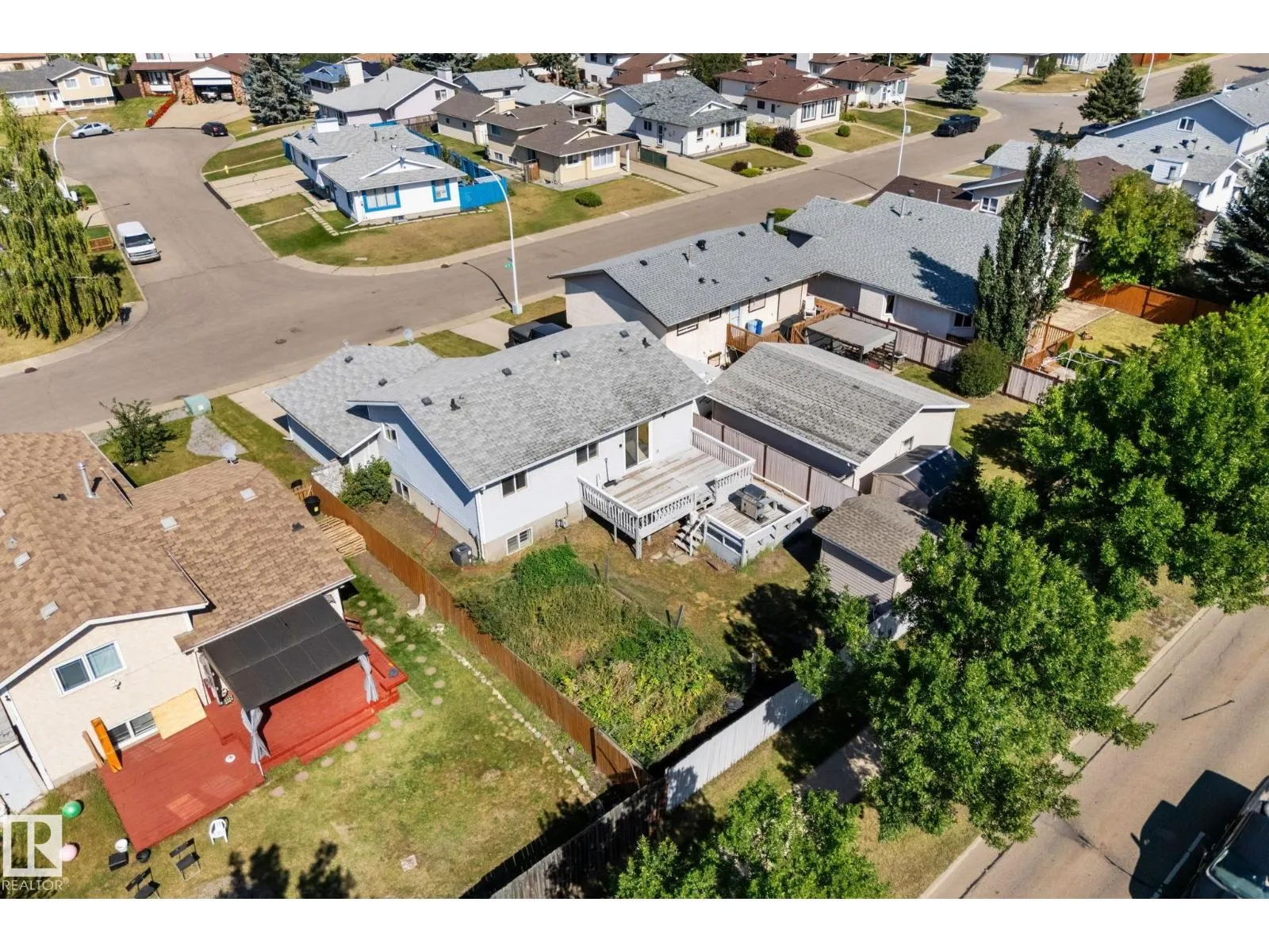 3227 145 AV NW