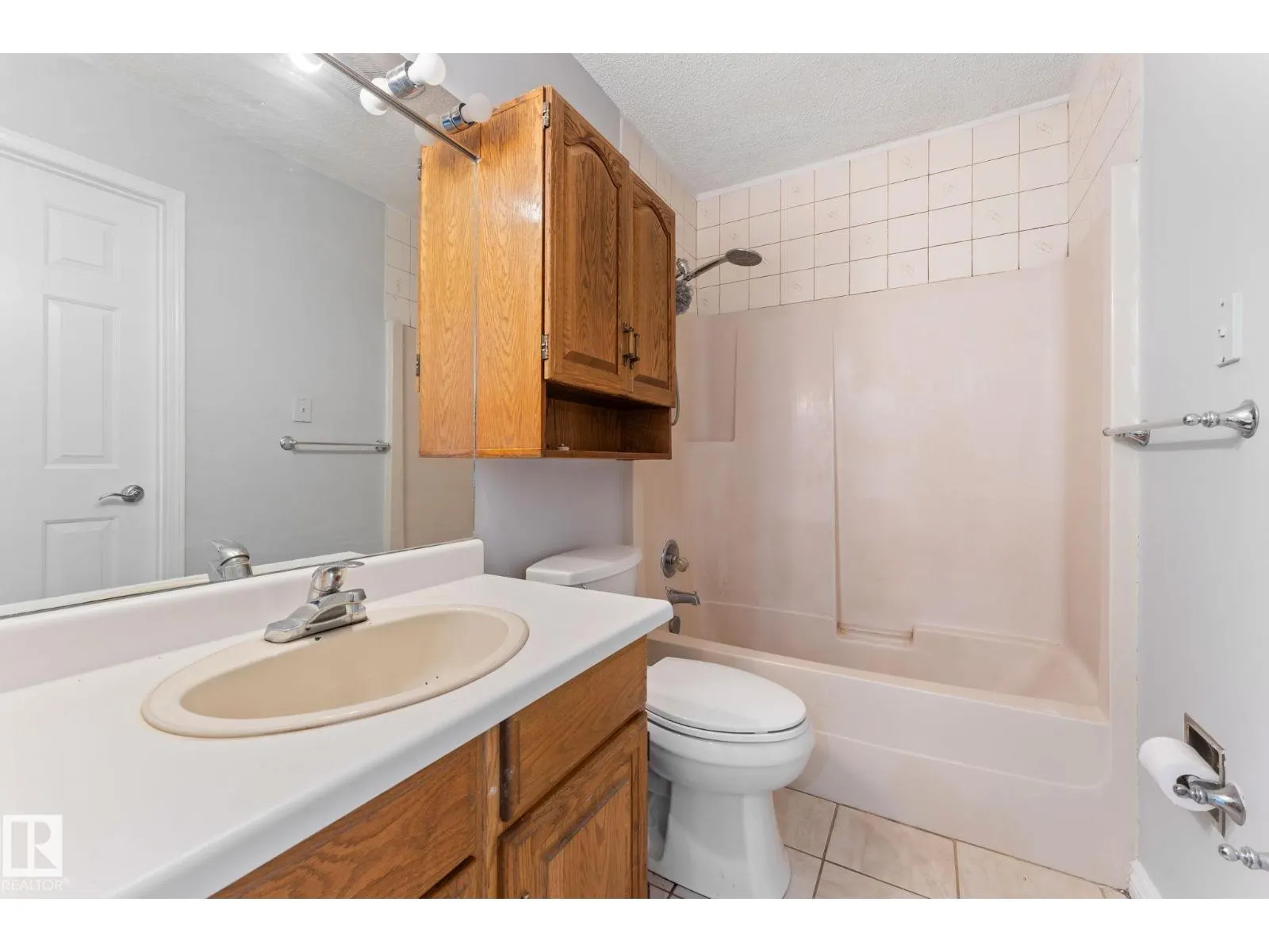3227 145 AV NW