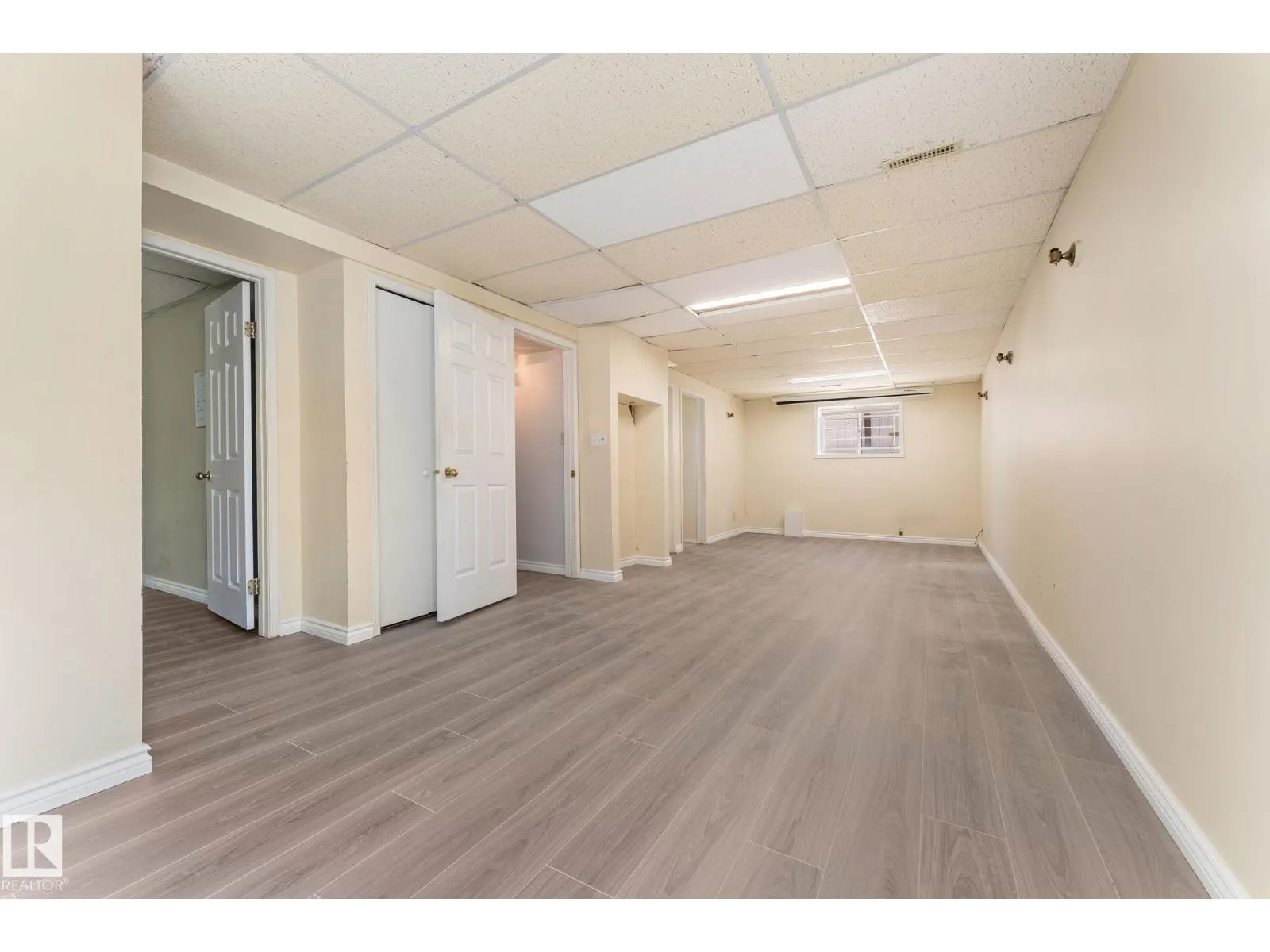 3227 145 AV NW