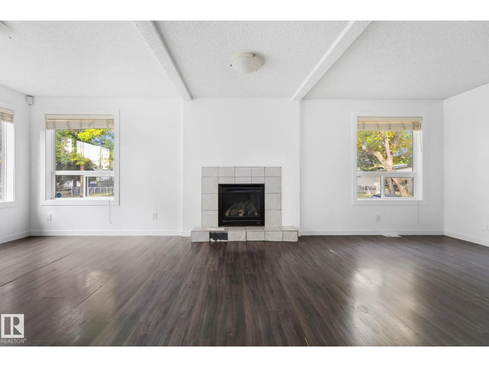 11817 44 ST NW