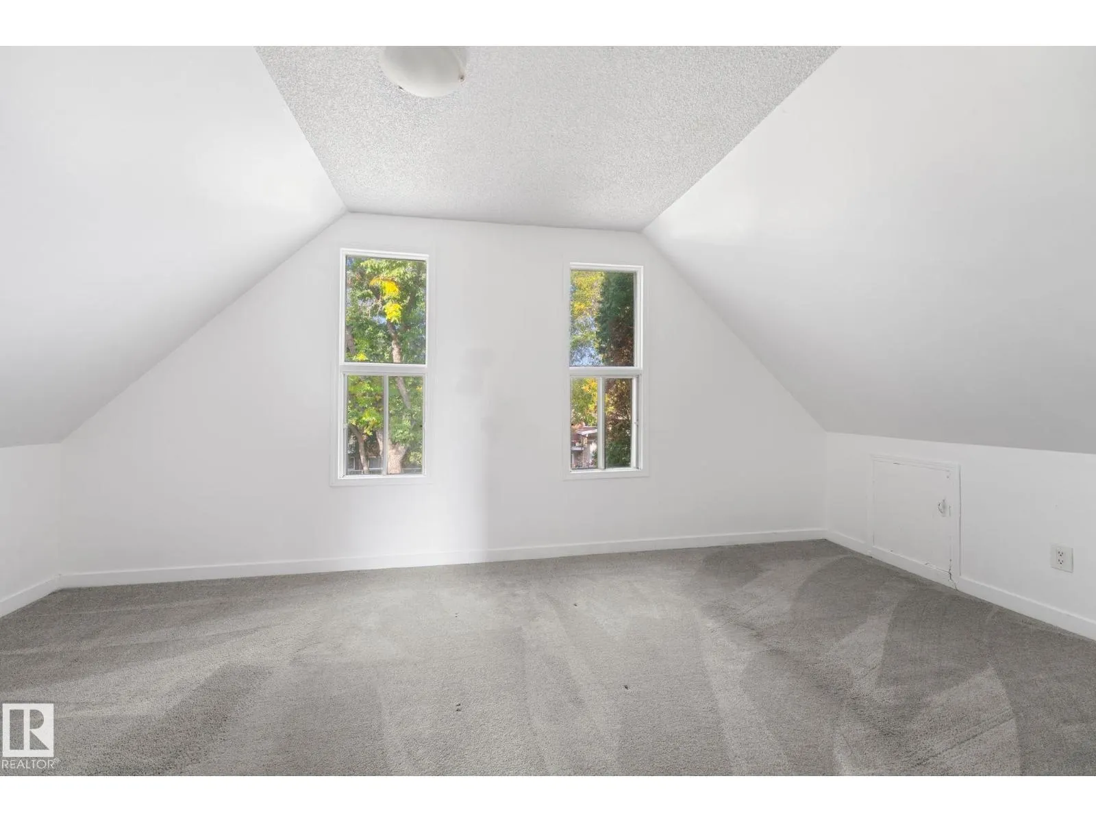 11817 44 ST NW