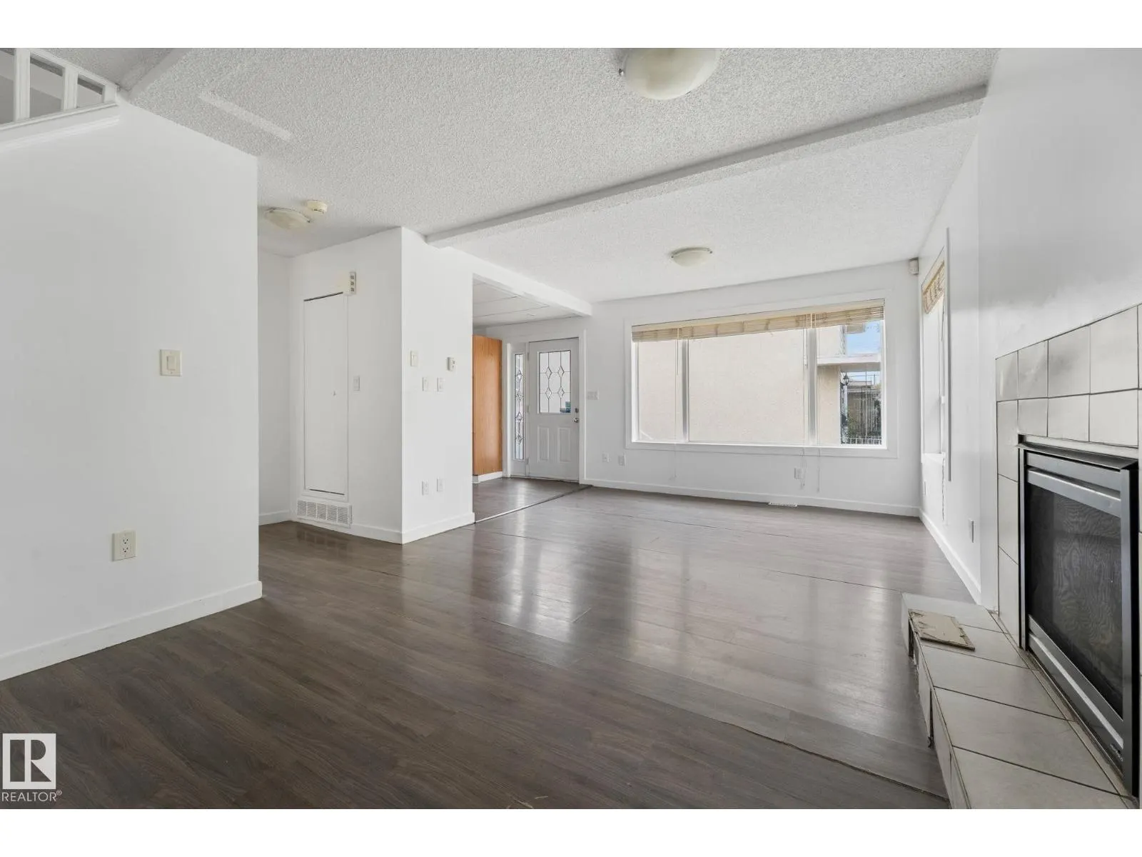 11817 44 ST NW