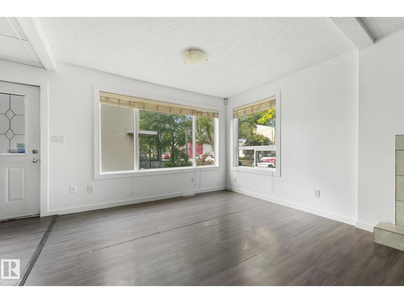11817 44 ST NW
