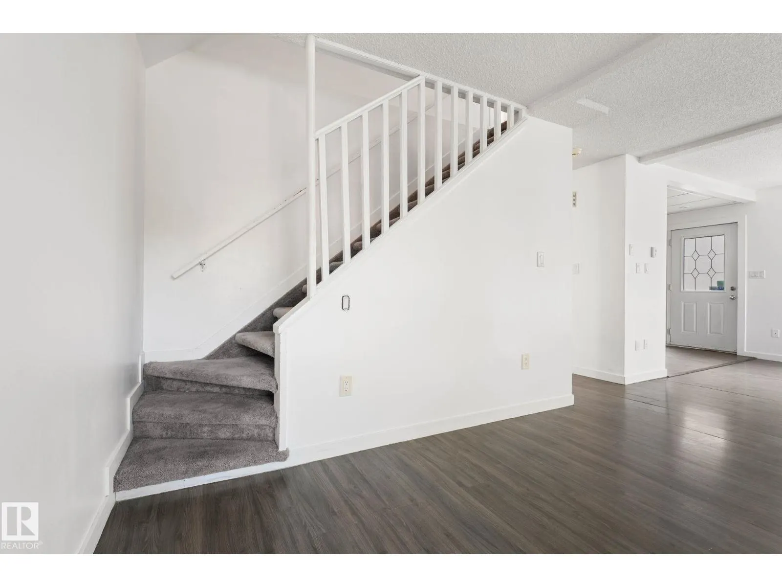 11817 44 ST NW