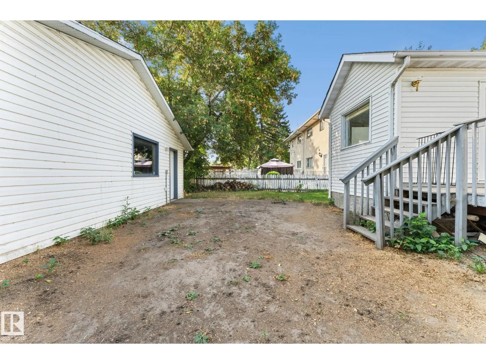 11817 44 ST NW