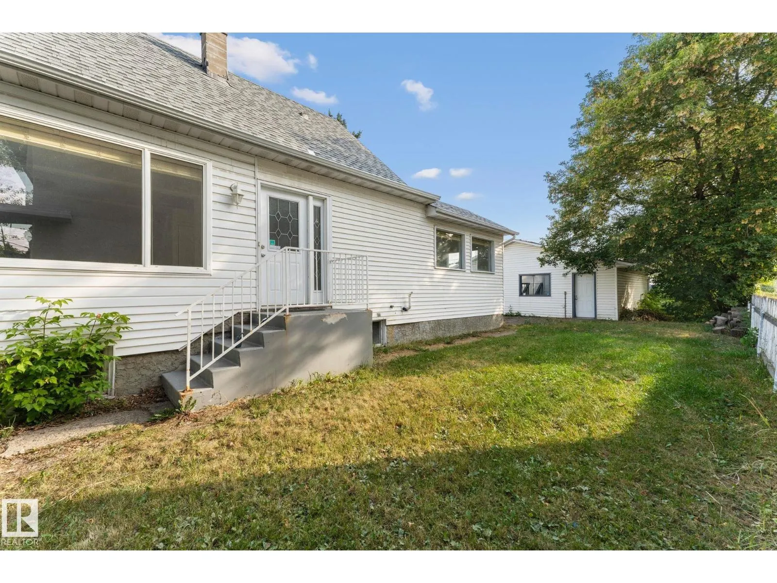 11817 44 ST NW