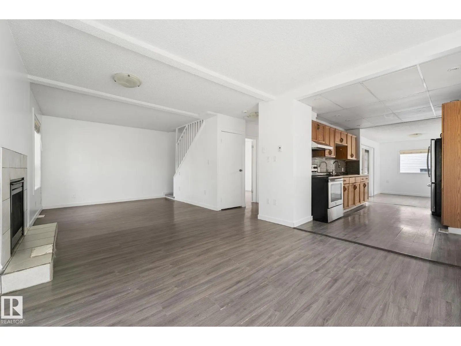 11817 44 ST NW