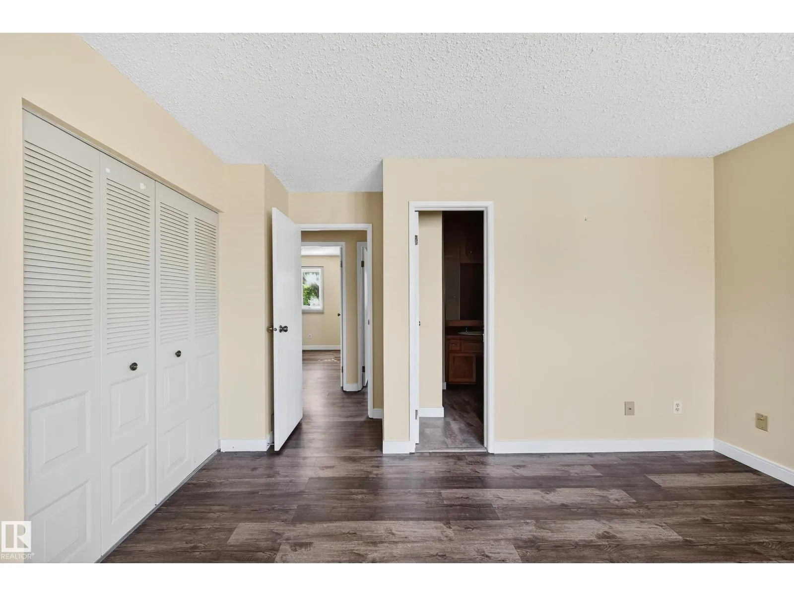 #19 3115 119 ST NW