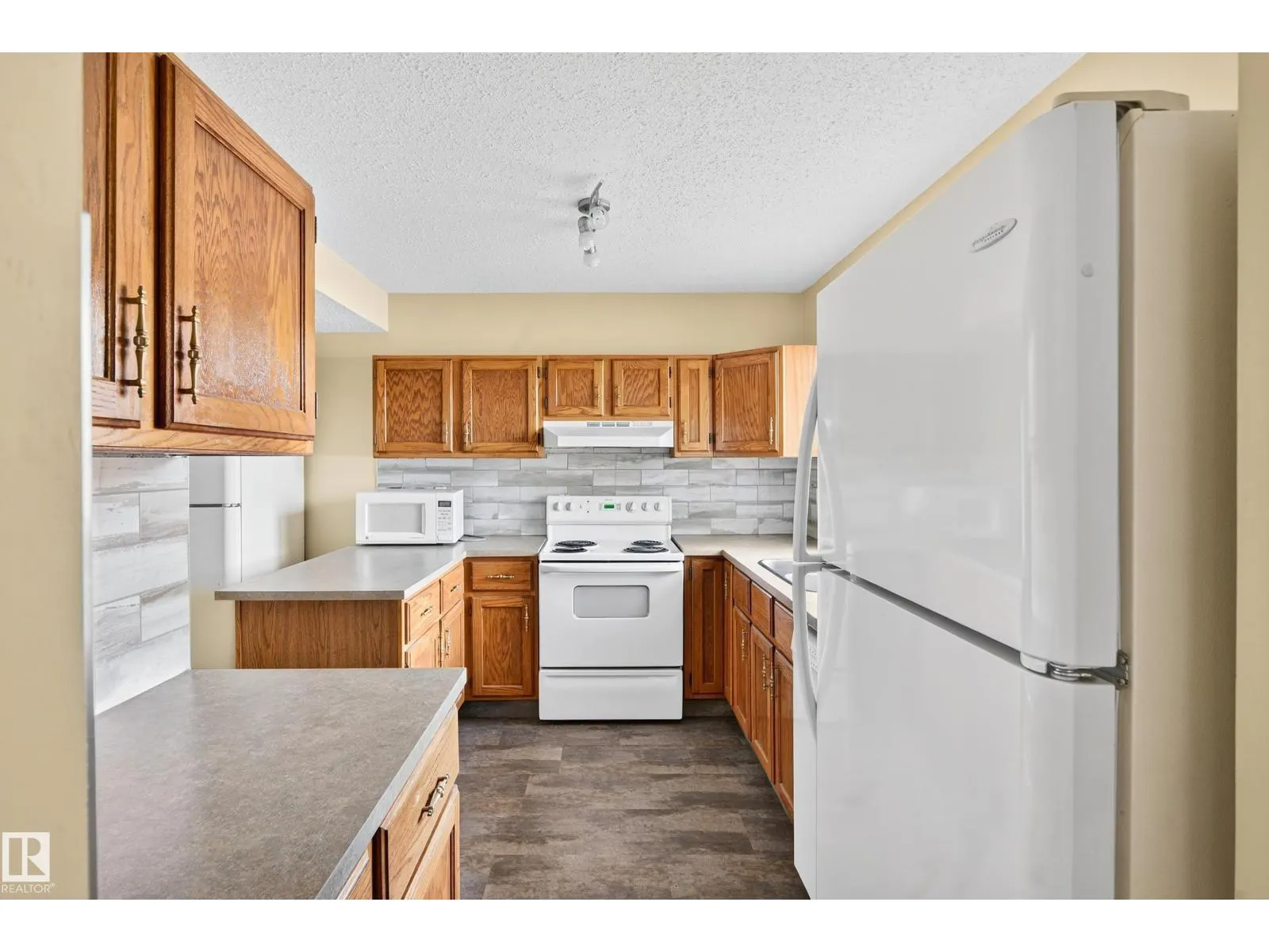 #19 3115 119 ST NW