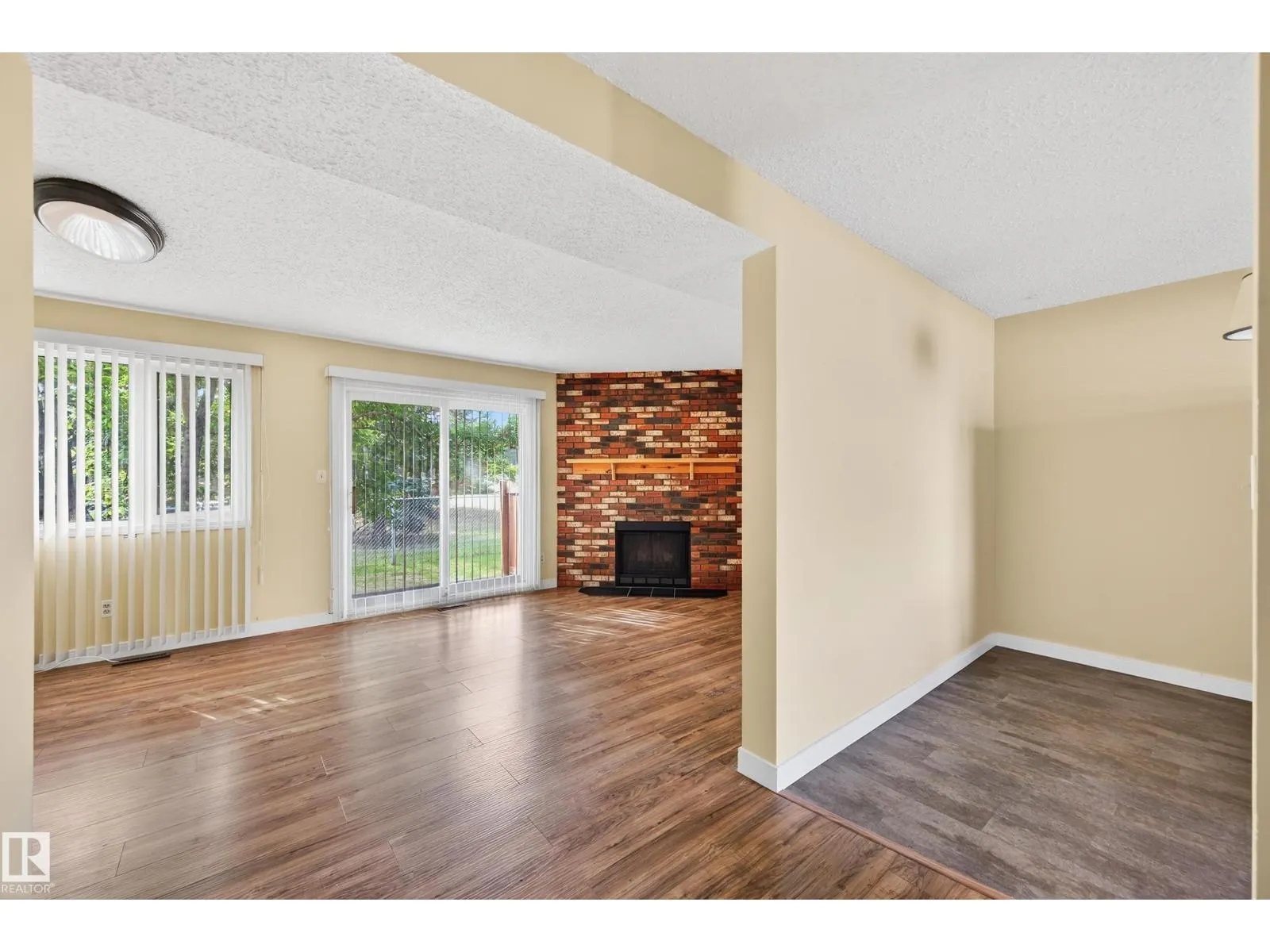 #19 3115 119 ST NW