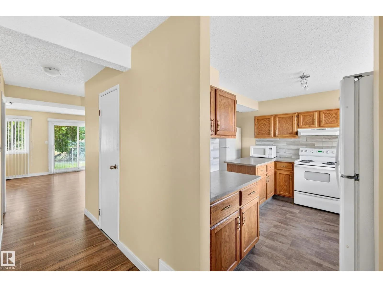 #19 3115 119 ST NW