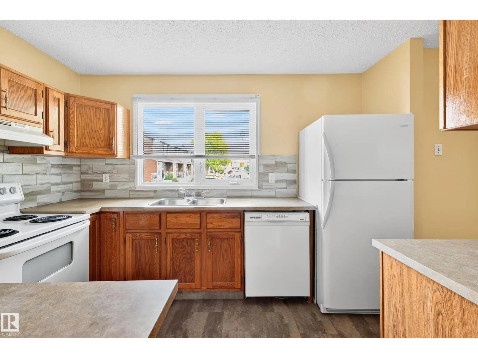 #19 3115 119 ST NW