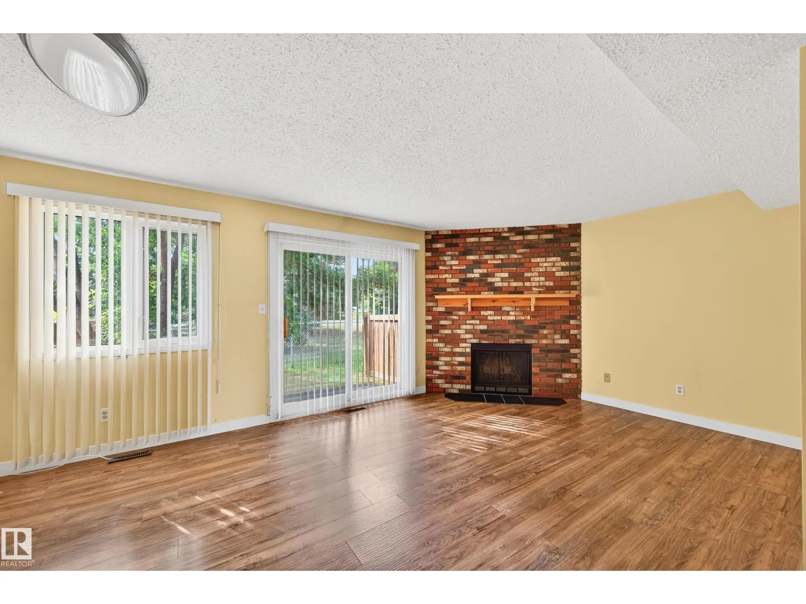 #19 3115 119 ST NW